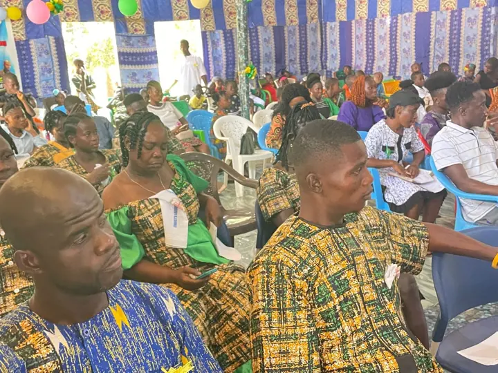 Congregation attentive in worship